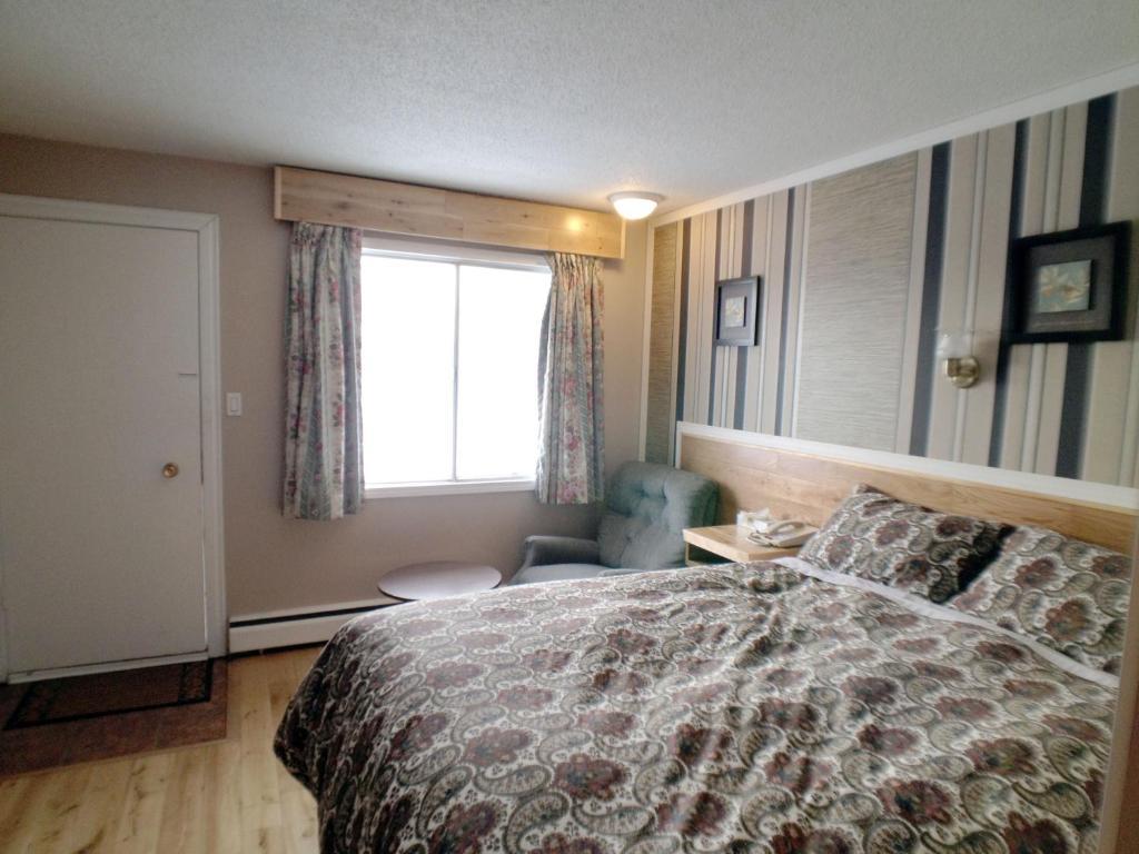 Galaxy Motel St. Paul Екстер'єр фото