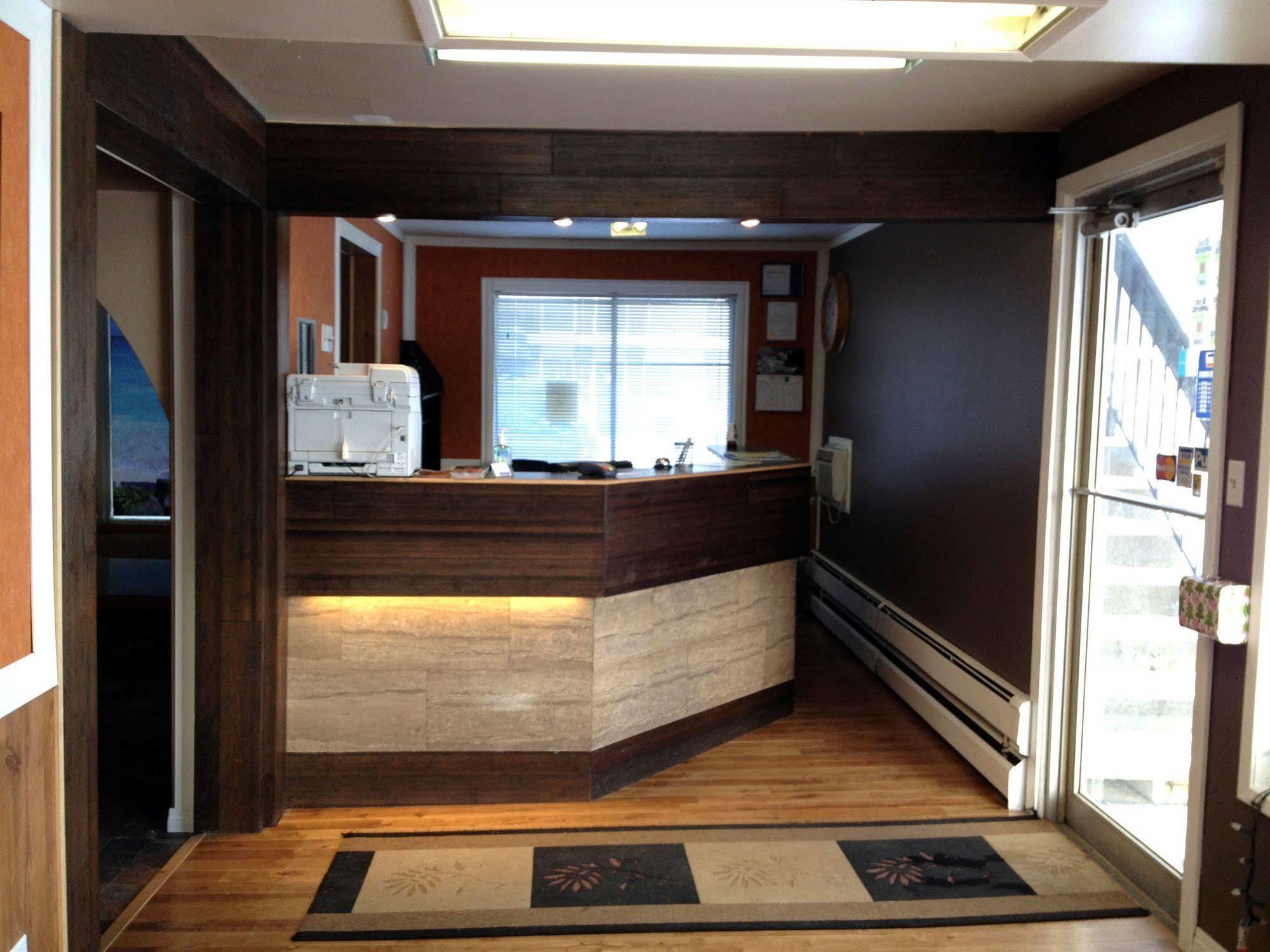Galaxy Motel St. Paul Екстер'єр фото